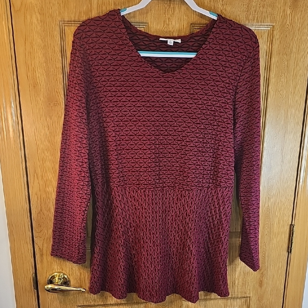 NorthStyle Burgundy Geometric Top